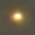 Una sfera luminosa aleggia sulla città nel Regno Unito, 26 maggio 2026, Notizie sugli avvistamenti UFO UAP.