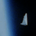 L'astronauta dello Shuttle Colombia della NASA scatta tre foto di un UFO, dicembre 1996, Avvistamenti UFO giornalieri.