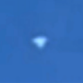 Avvistamenti UFO giornalieri: UFO tra le nuvole sopra Irvine, California, 3 settembre 2026 UAP Orb Sighting News 👽